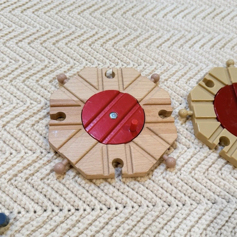 Wooden Train Roundabout Turntable Switch Track Thomas Brio‎ Compatible Lot Of 2